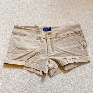 American Eagle | Khaki Shorts
